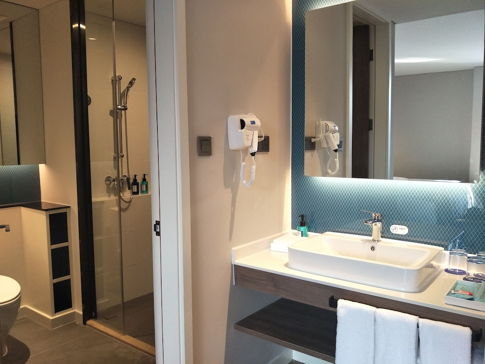 holiday inn express guilin city center an ihg hotel