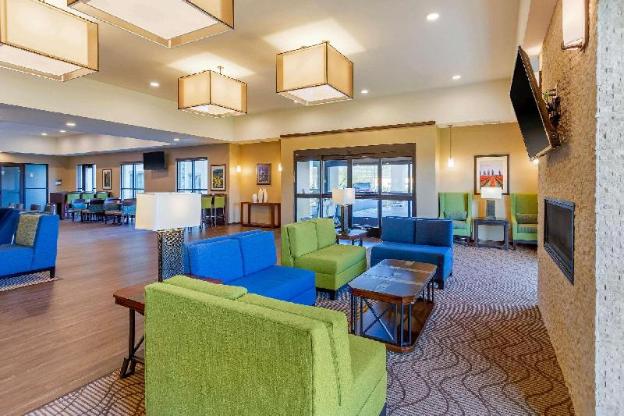 comfort suites burlington near i 5