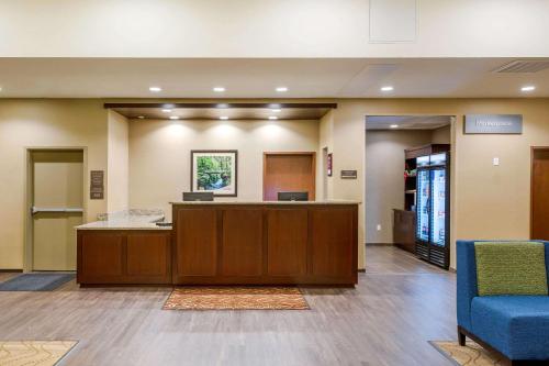 comfort suites burlington near i 5