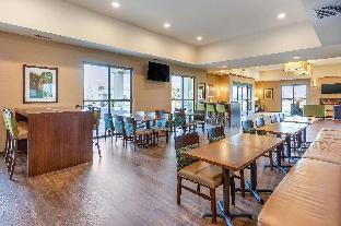 comfort suites burlington near i 5