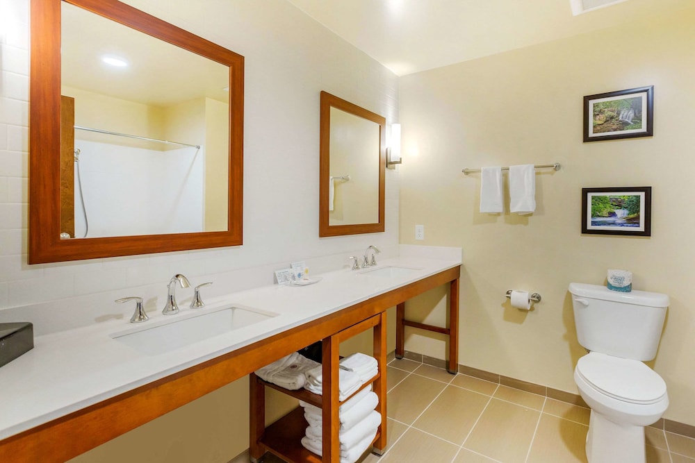 comfort suites burlington near i 5