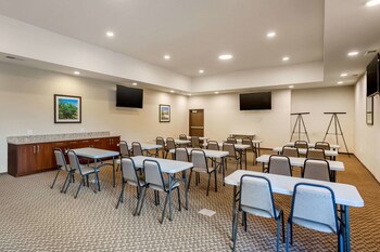 comfort suites burlington near i 5