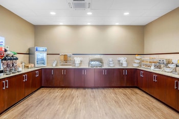 comfort suites burlington near i 5