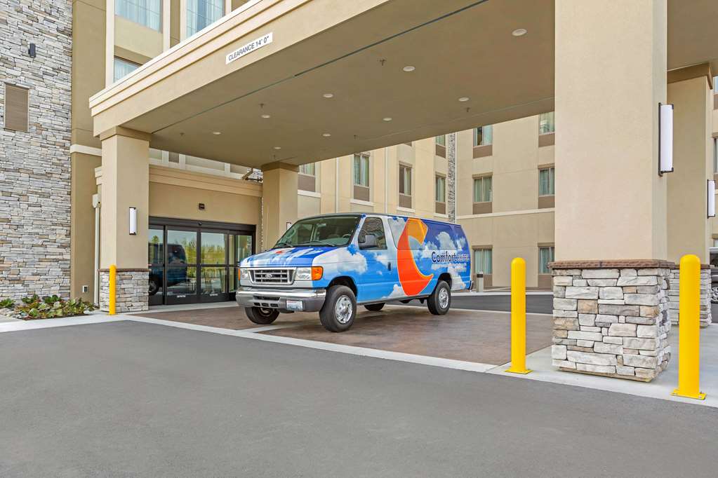 comfort suites burlington near i 5