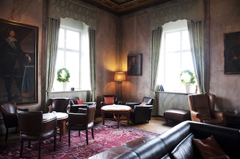 Ulfsunda Slott,Bromma>>Arsta,4 star