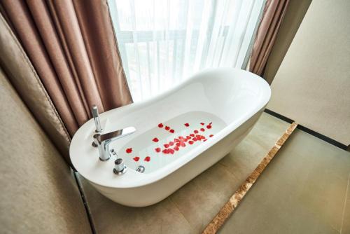 lavande hotel haining leather city yintai branch