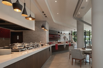crowne plaza dar es salaam an ihg hotel