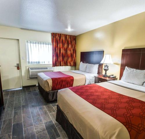 econo lodge cocoa beach near the port