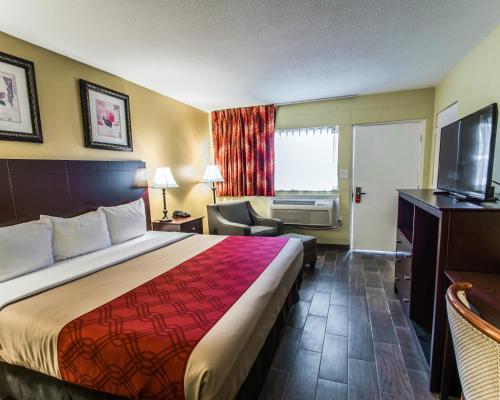 econo lodge cocoa beach near the port