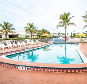 econo lodge cocoa beach near the port