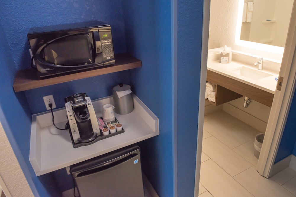 holiday inn express and suites orland park mokena