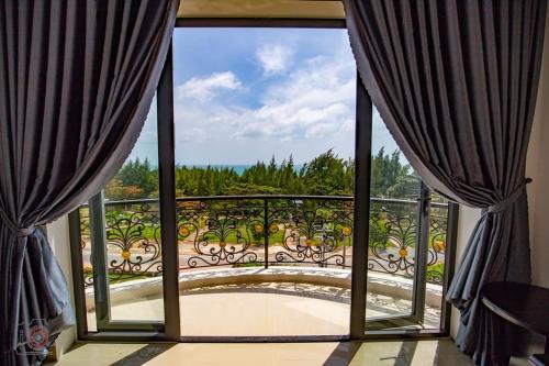 con son blue sea hotel