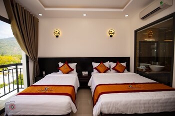 con son blue sea hotel