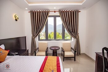 con son blue sea hotel