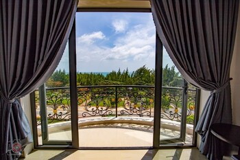 con son blue sea hotel