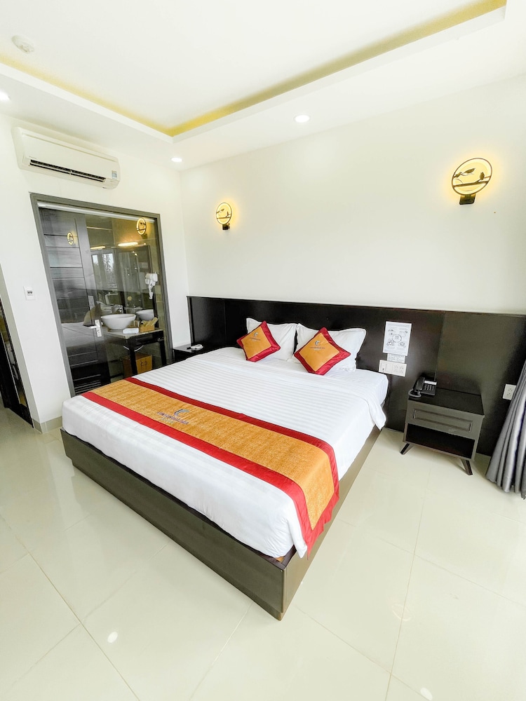 con son blue sea hotel