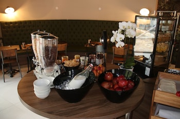 ibis styles puteaux paris la defense