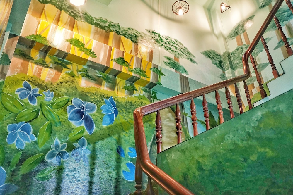sunny hostel