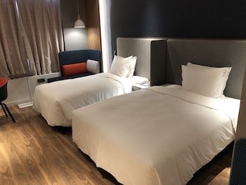 holiday inn express xian bell tower an ihg hotel