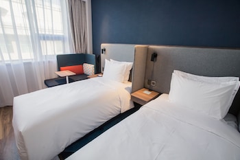 holiday inn express xian bell tower an ihg hotel