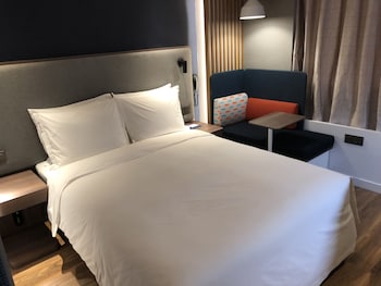 holiday inn express xian bell tower an ihg hotel