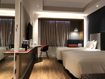 holiday inn express xian bell tower an ihg hotel