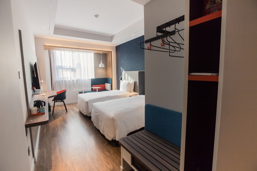 holiday inn express xian bell tower an ihg hotel