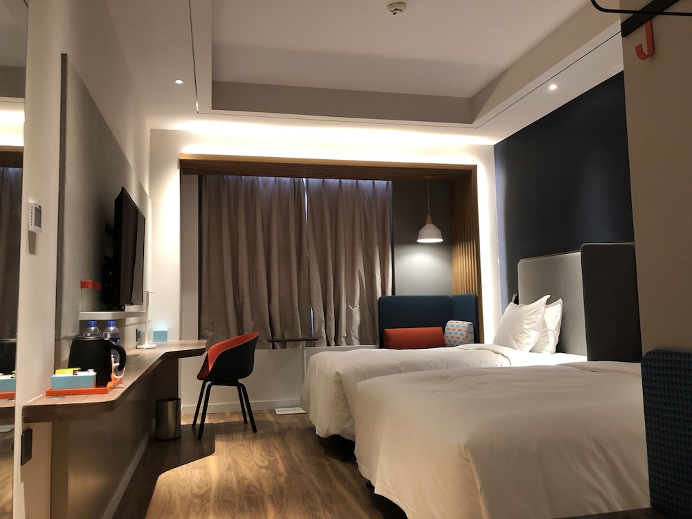 holiday inn express xian bell tower an ihg hotel