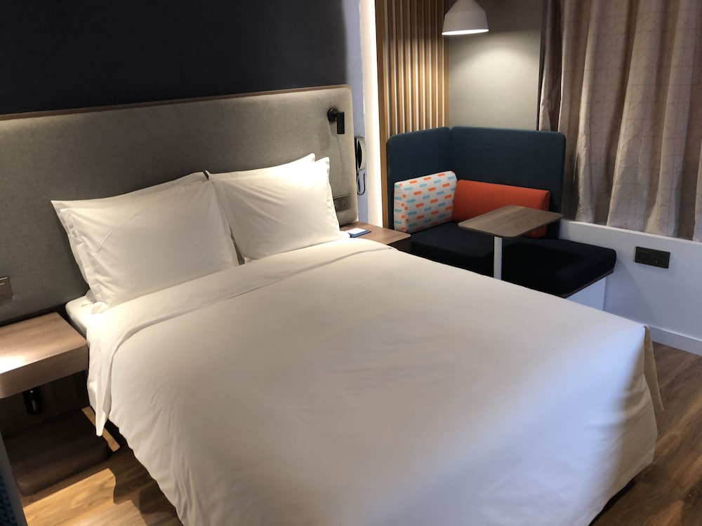 holiday inn express xian bell tower an ihg hotel