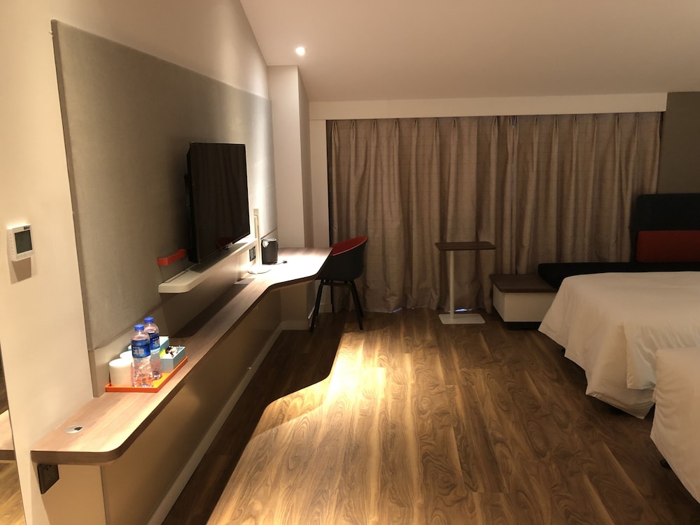 holiday inn express xian bell tower an ihg hotel