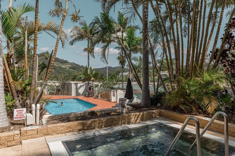 charlesworth bay beach resort