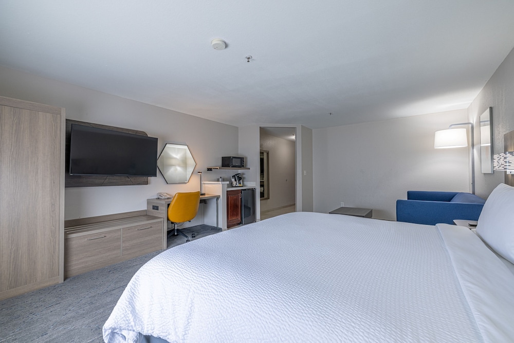 holiday inn express and suites college station by ihg