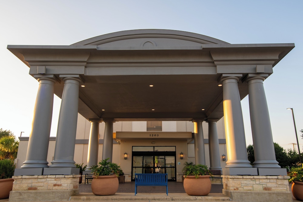 holiday inn express and suites college station by ihg