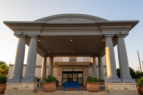 holiday inn express and suites college station by ihg