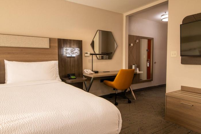 holiday inn express and suites college station by ihg