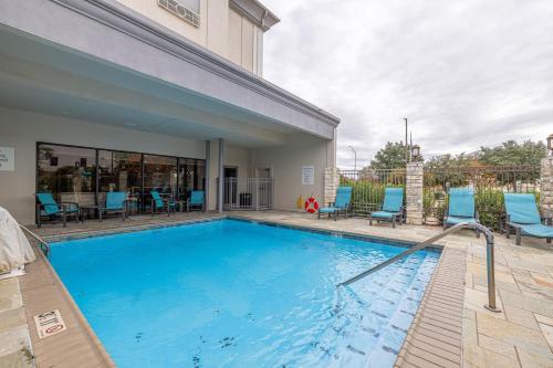 holiday inn express and suites college station by ihg