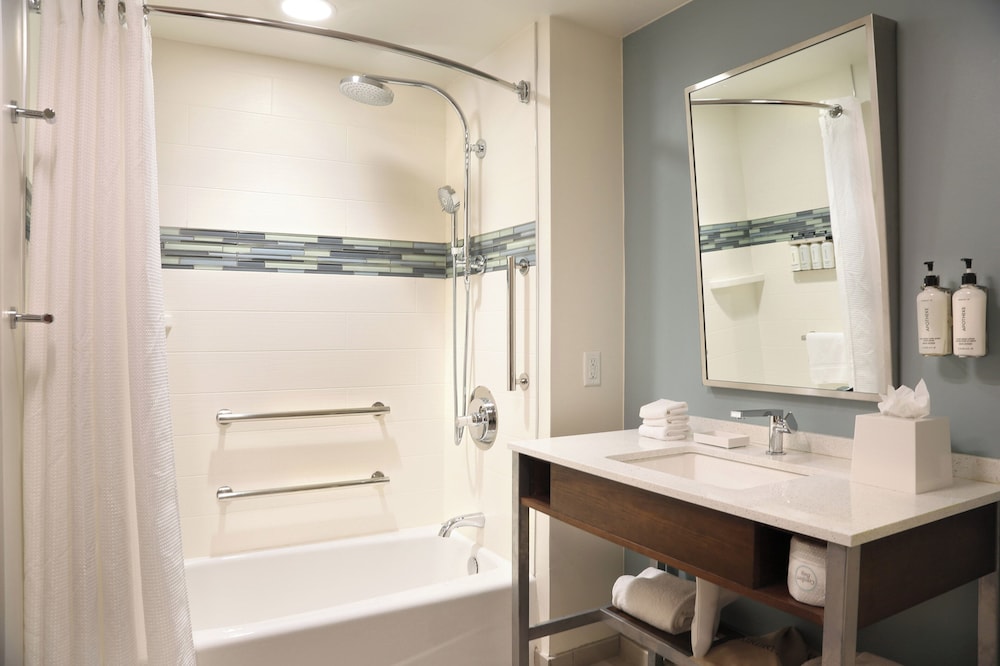 even hotel alpharetta avalon area an ihg hotel