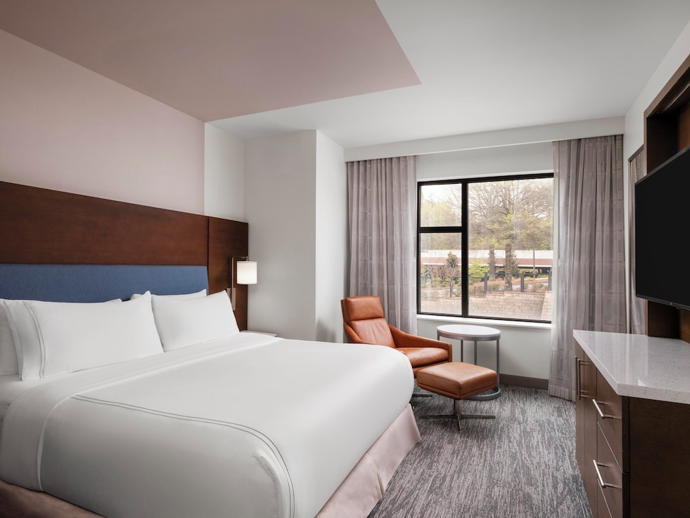 even hotel alpharetta avalon area an ihg hotel