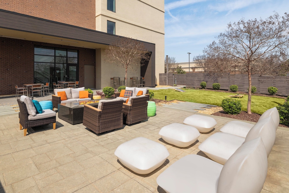 even hotel alpharetta avalon area an ihg hotel