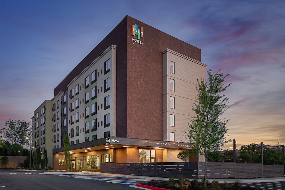 even hotel alpharetta avalon area an ihg hotel
