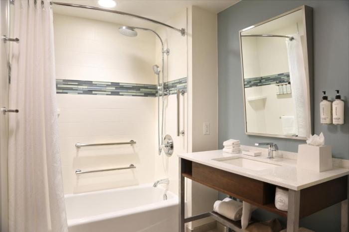 even hotel alpharetta avalon area an ihg hotel