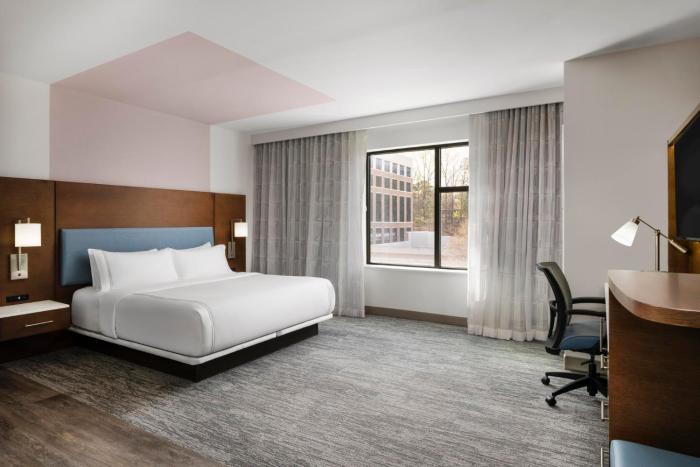 even hotel alpharetta avalon area an ihg hotel