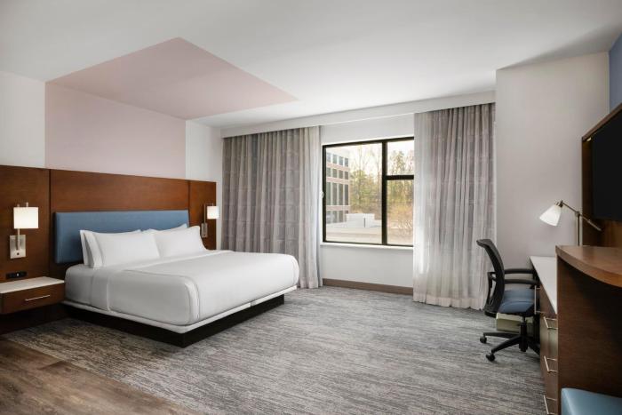 even hotel alpharetta avalon area an ihg hotel