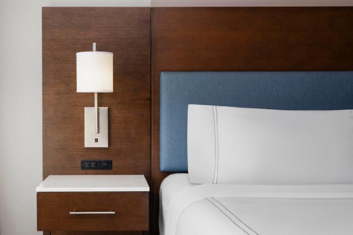 even hotel alpharetta avalon area an ihg hotel