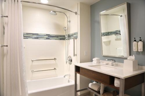 even hotel alpharetta avalon area an ihg hotel