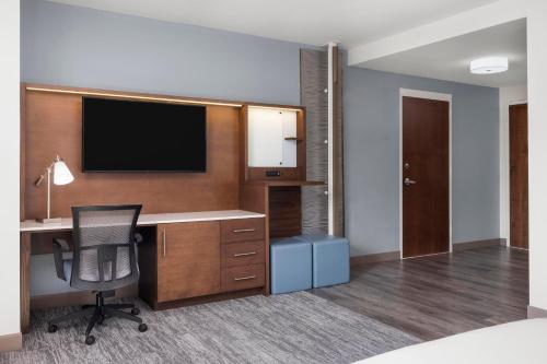 even hotel alpharetta avalon area an ihg hotel