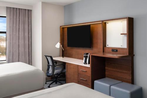 even hotel alpharetta avalon area an ihg hotel