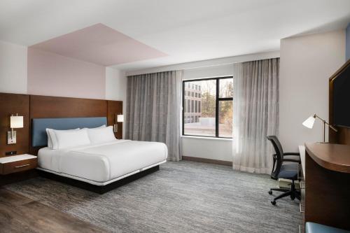 even hotel alpharetta avalon area an ihg hotel