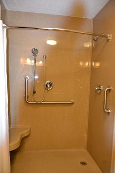 carrington inn and suites