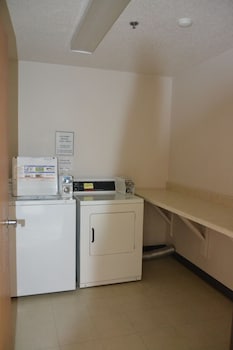 carrington inn and suites